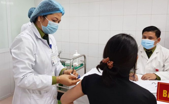 Đẩy nhanh tốc độ thử nghiệm lâm sàng vắc xin Nano Covax