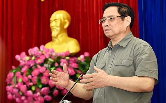 Chủ động, linh hoạt, sáng tạo, tùy tình hình từng nơi, từng lúc để ưu tiên chống dịch hoặc ưu tiên sản xuất