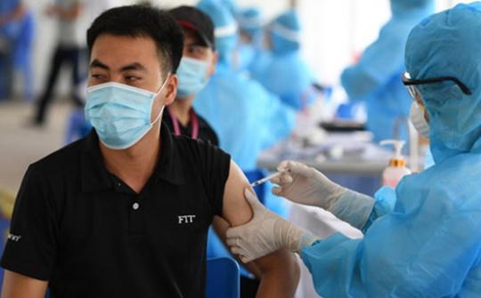 Huy động mọi nguồn lực thực hiện chiến lược vaccine nhanh nhất, hiệu quả nhất