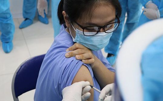 Tăng cường công tác tiêm chủng vaccine phòng COVID-19