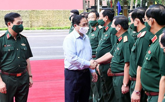 Bảo vệ vững chắc độc lập, chủ quyền, thống nhất và toàn vẹn lãnh thổ gắn với phát triển kinh tế - xã hội