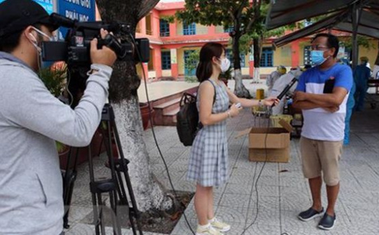 Gây khó dễ, không tiếp Phóng viên với lý do chưa có Thẻ nhà báo là vi phạm pháp luật