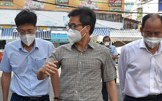 Tổ chức lại đội ngũ lấy mẫu; thay đổi cách quản lý, chăm sóc F0 chưa có triệu chứng