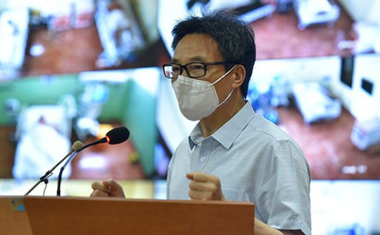 Dễ dãi, nơi lỏng thì không thể khống chế được dịch