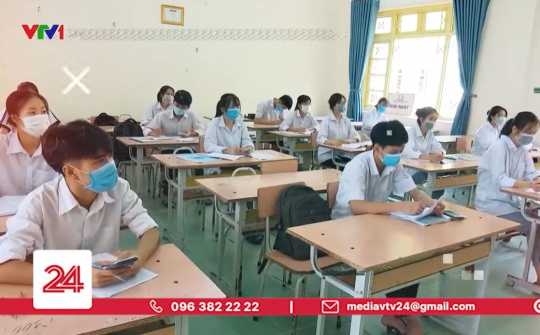 Sẵn sàng vừa thi vừa chống dịch