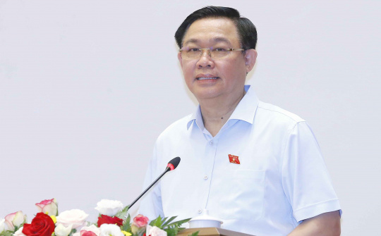 Chủ tịch Quốc hội gặp mặt Đại biểu Quốc hội chuyên trách nghỉ chế độ