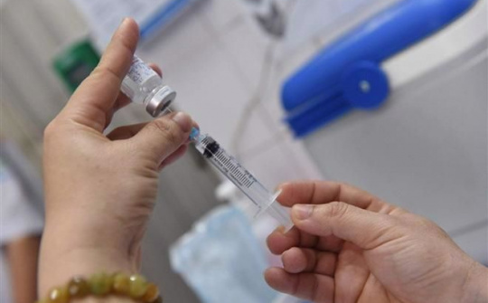 Hoàn thành các bước cần thiết để cấp phép có điều kiện vaccine phòng COVID-19 sớm nhất