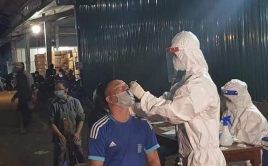 Đắk Lắk: Khẩn trương lấy 900 mẫu test nhanh SARS-CoV-2 trong đêm