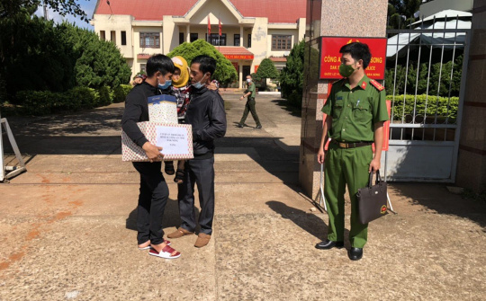 Đắk Nông: Công bố quyết định tha tù trước thời hạn có điều kiện cho phạm nhân  