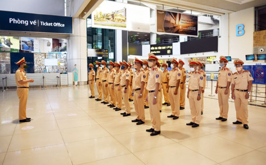 Cục Cảnh sát giao thông và Bộ Tư lệnh Cảnh sát cơ động tăng cường cán bộ chống dịch Covid-19 cho TP. HCM