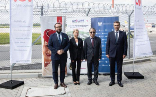 Việt Nam tiếp nhận hơn 500.000 liều vắc xin từ Ba Lan