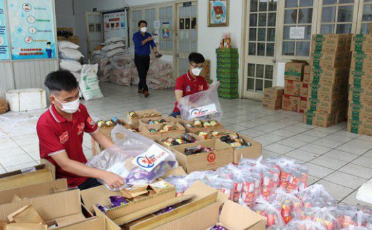 TPHCM chỉ thị thực hiện triệt để, nghiêm ngặt, quyết liệt, hiệu quả giãn cách xã hội để phòng, chống COVID-19