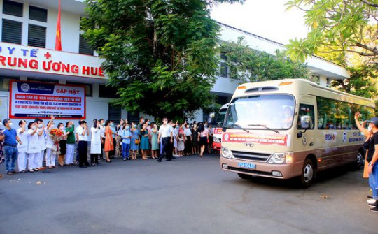 Hàng trăm “Chiến sĩ áo trắng” gấp rút lên đường chia lửa với Miền nam