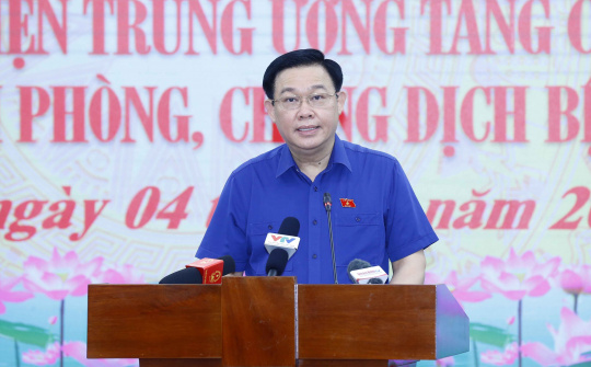 Chủ tịch Quốc hội Vương Đình Huệ: Các Y, Bác sĩ đã đặt lợi ích Quốc gia lên trên hết