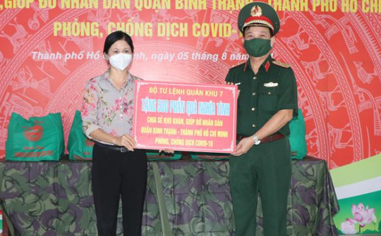 Quân khu 7 triển khai “5.000 phần quà nghĩa tình chia sẻ khó khăn, giúp đỡ nhân dân”