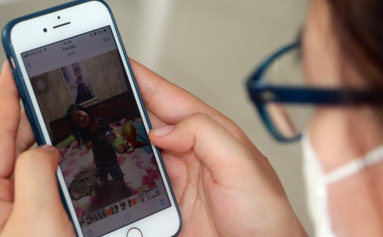 Gửi 2 con cho ông ngoại, vợ chồng BS đi chống dịch COVID-19