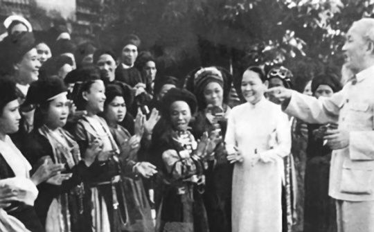 Về học và làm theo Bác