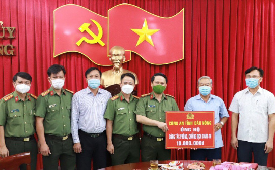 Giám đốc Công an tỉnh Đắk Nông kiểm tra công tác bảo đảm ANTT và phòng, chống dịch tại Công an huyện biên giới Đắk Song