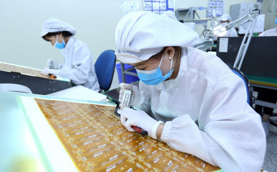 Đấu tranh phản bác quan điểm sai trái, luận điệu xuyên tạc về nền kinh tế thị trường định hướng XHCN ở Việt Nam