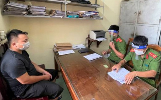 Thanh Hóa: Khởi tố tài xế cố tình tăng ga, vượt chốt kiểm soát Covid-19