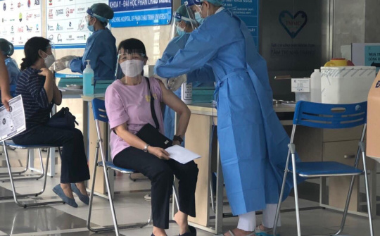 Khánh Hòa: Người dân tiêm đủ 2 mũi vắc xin  sau 14 ngày sẽ được lưu thông liên huyện