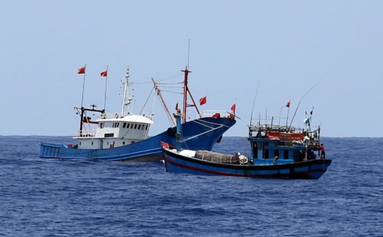 Chậm nhất cuối năm nay, phải chấm dứt tình trạng tàu cá khai thác hải sản bất hợp pháp