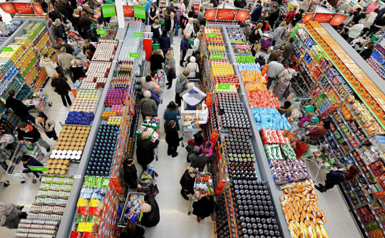 Từ 1/2 đến hết năm 2022, thực hiện giảm 2% thuế GTGT cho các nhóm hàng hóa, dịch vụ