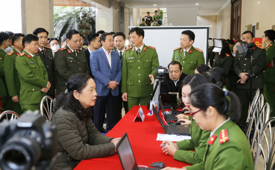 Nâng cao ý thức pháp luật của cán bộ, công chức, viên chức, đáp ứng yêu cầu xây dựng Nhà nước pháp quyền XHCN Việt Nam