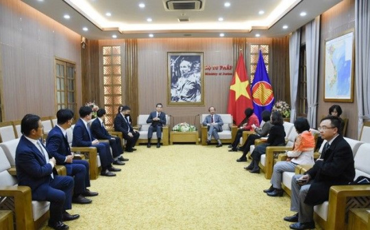 Việt Nam có khoảng 300 luật sư nước ngoài đang hành nghề