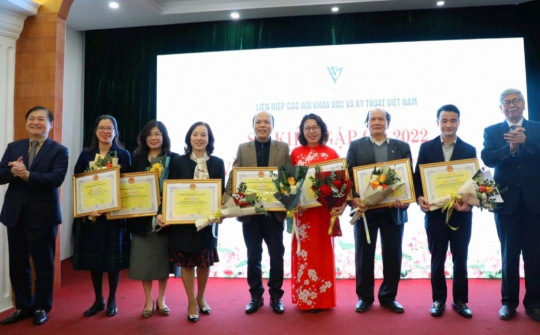 Viện Chính sách, Pháp luật và Quản lý được trao Bằng khen của Liên hiệp Hội Việt Nam năm 2022