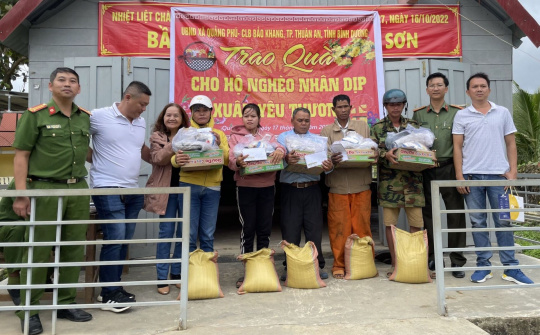 Công an Đắk Nông tuyên truyền pháp luật và trao tặng quà tại huyện Krông Nô và Đắk Glong