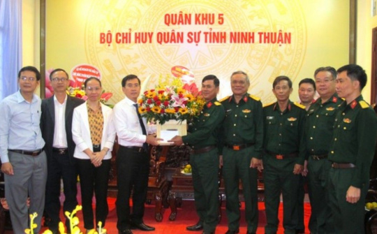 Ninh Thuận: Phó Bí thư TT Tỉnh ủy thăm, chúc mừng Ngày thành lập Quân đội Nhân dân Việt Nam