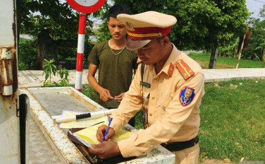 Công an huyện Thiệu Hoá: Quyết liệt xử lý các vi phạm về trật tự ATGT