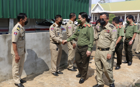 Công an tỉnh Đắk Nông thăm, chúc Tết lực lượng Công an tỉnh Mondulkiri, Vương quốc Campuchia