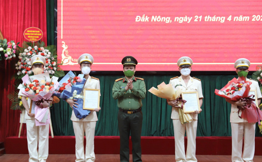 Đắk Nông: Công bố quyết định điều động, bổ  nhiệm 6 lãnh đạo phòng, Công an huyện, thành phố