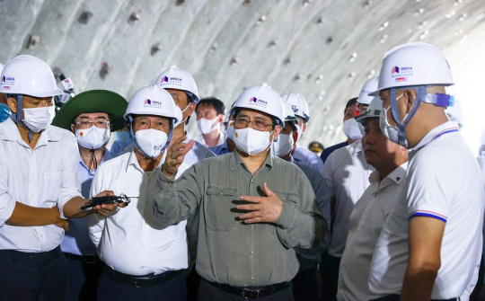 Ổn định kinh tế vĩ mô, tạo môi trường thuận lợi cho phục hồi và phát triển kinh tế Việt Nam