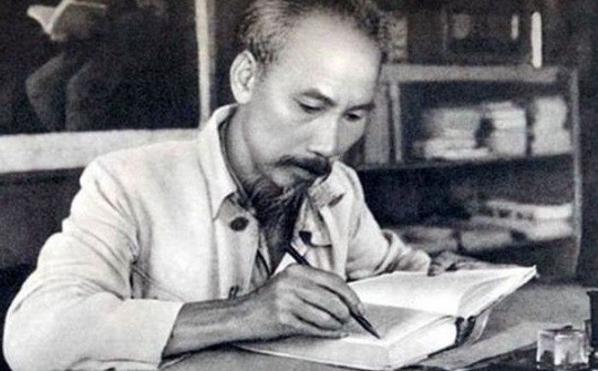 Tư tưởng Hồ Chí Minh trong xây dựng đội ngũ cán bộ tư pháp hiện nay