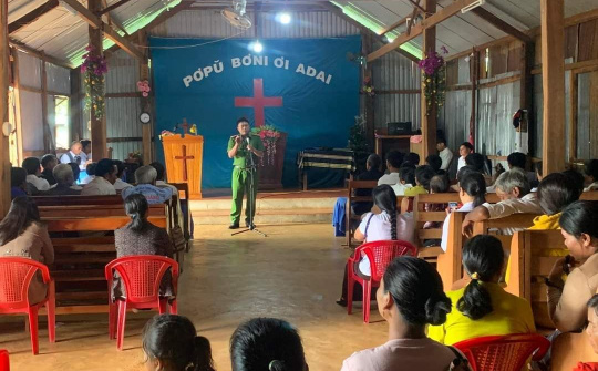 Gia Lai: Công an huyện Đức Cơ ra quân tuyên truyền đến các thôn, làng