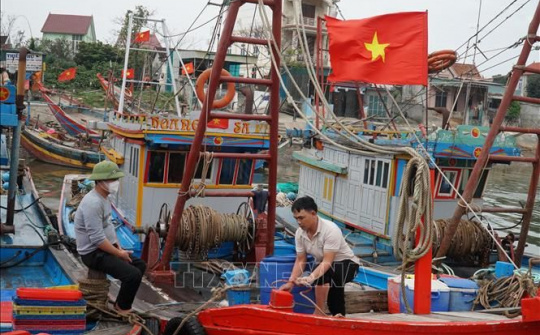 Nghiên cứu kiến nghị hỗ trợ người dân bị ảnh hưởng của giá xăng, dầu tăng cao