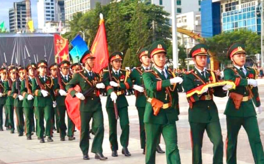 Chủ động đấu tranh phản bác các quan điểm, luận điệu sai trái, xuyên tạc, chống phá nền tảng tư tưởng của Đảng