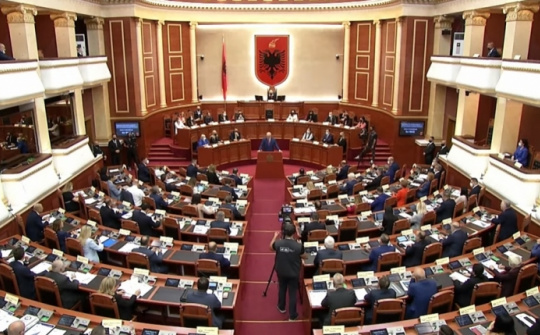 Hoạt động chất vấn ở một số nghị viện trên thế giới và một số gợi mở cho Việt Nam