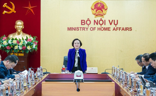 Triển khai xây dựng, ban hành một loạt quy định mới về công chức, viên chức, tiền lương