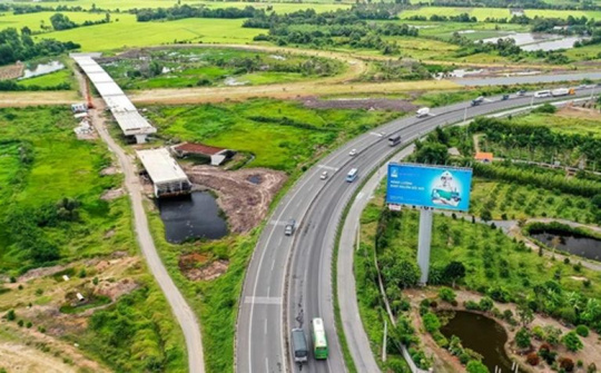Ưu tiên vật liệu để đẩy nhanh tiến độ các dự án giao thông Vùng Đồng bằng sông Cửu Long