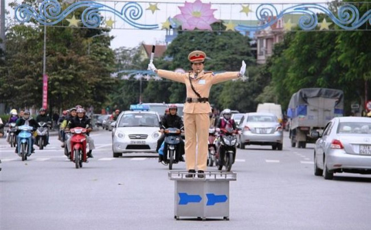 Nghiêm cấm cán bộ, công chức can thiệp quá trình xử lý vi phạm giao thông