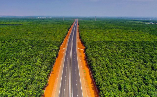 Bài học cao tốc với tinh thần 'vượt nắng, thắng mưa'