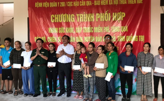 Bệnh viện Quân y 268 Khám, tư vấn sức khỏe, cấp thuốc miễn phí cho quân và dân đảo Cồn Cỏ