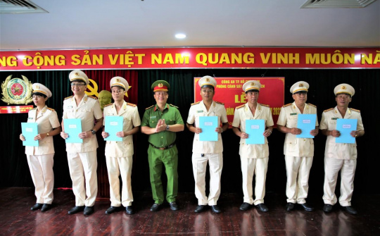 TP HCM: Phòng PC07 trao quyết định thăng cấp bậc hàm, nâng bậc lương cho 125 cán bộ chiến sĩ