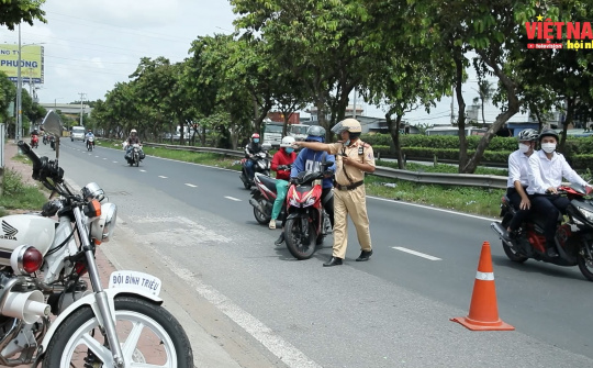 CSGT TP Hồ Chí Minh xử lý nhiều trường hợp vượt quá tốc độ đi Xe máy
