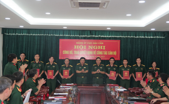 Cục Hậu cần Quân khu 4: Công bố, trao quyết định về công tác cán bộ năm 2023