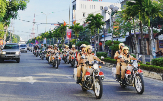 Phòng CSGT, Công an tỉnh Kon Tum: Ra quân đảm bảo ATGT, TTXH đầu năm 2024, dịp Tết Nguyên đán và các lễ hội đầu Xuân